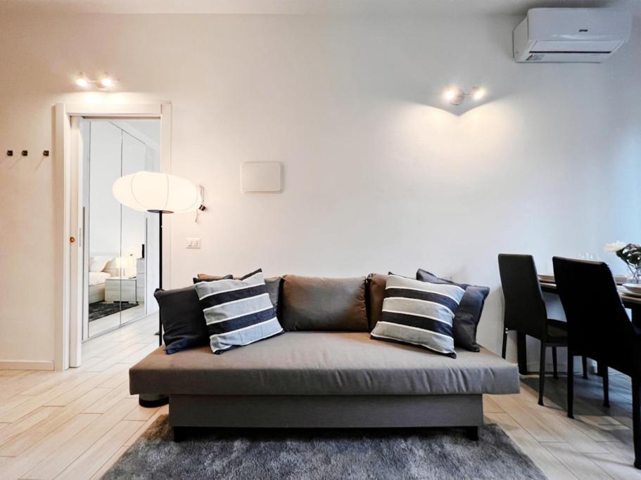 20 Min Duomo - Modern Apartment Milano Esterno foto
